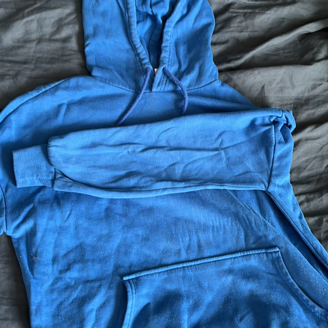 Blå hoodie från H&M - 1