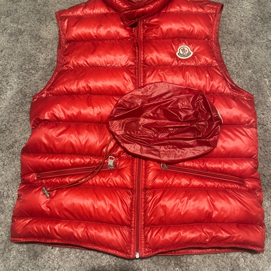 Röd dunväst från Moncler - 1