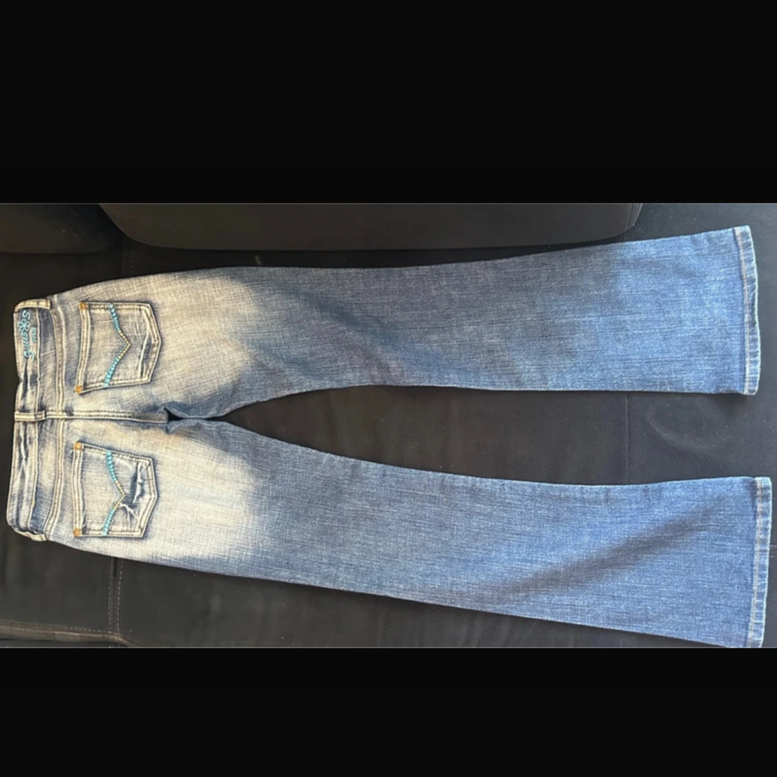 Blå bootcut jeans 