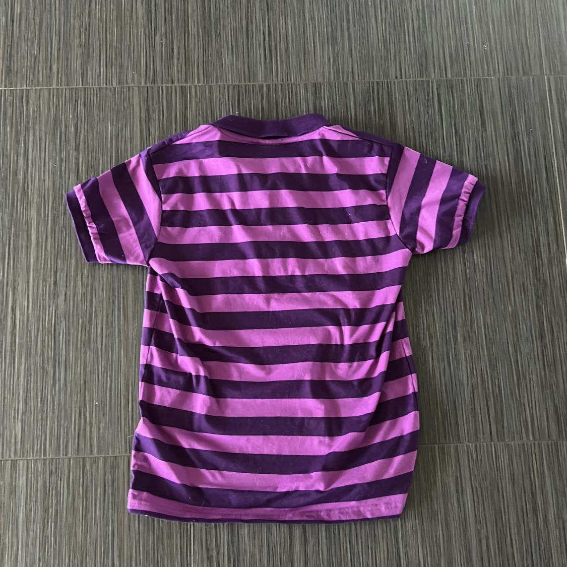 Lila och mörklila randig pikétröja från Polo Ralph Lauren - 1