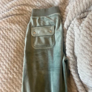 Juicy couture - gröna juicy couture byxor💚