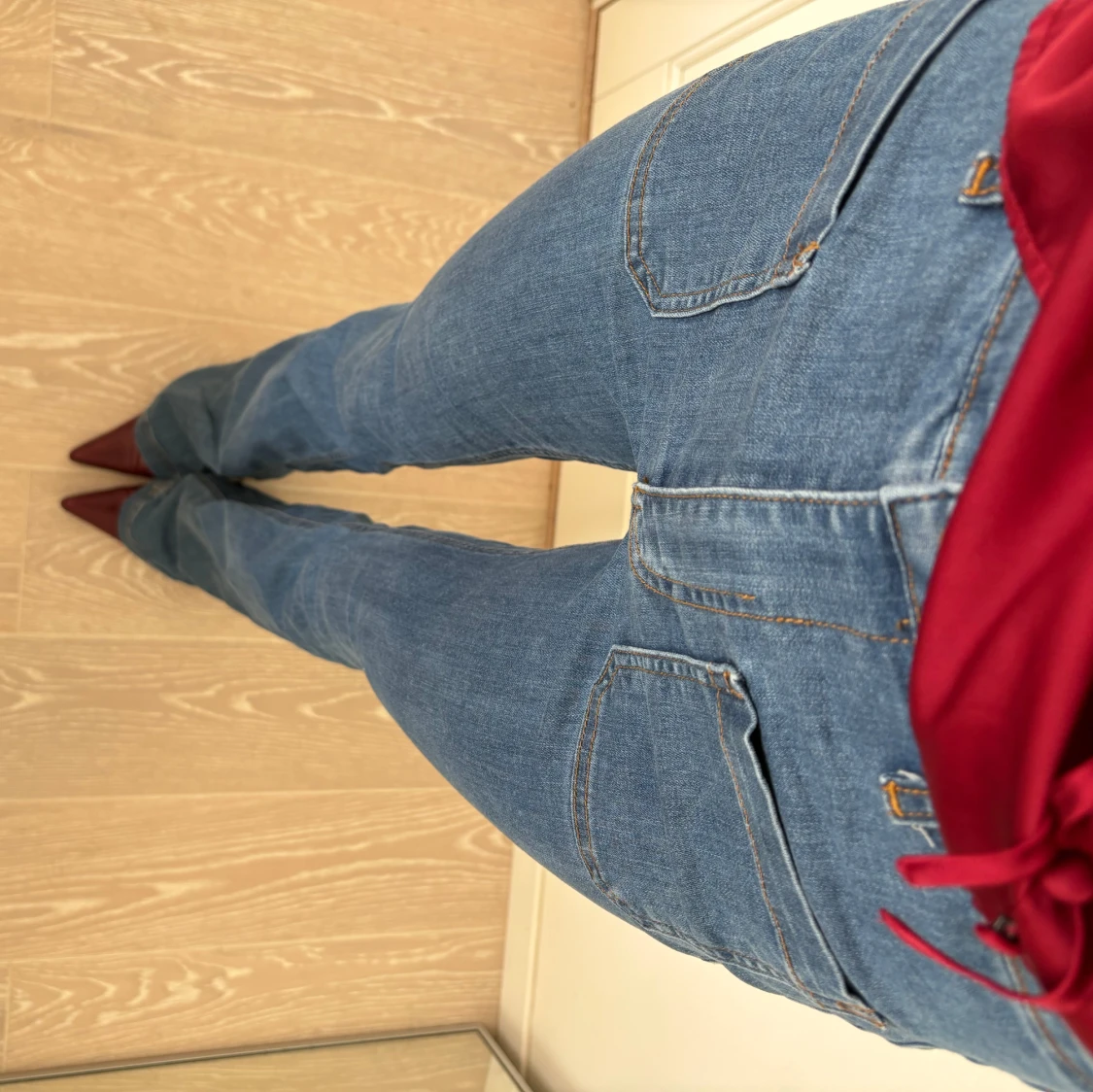 Långa bootcutjeans  - 1