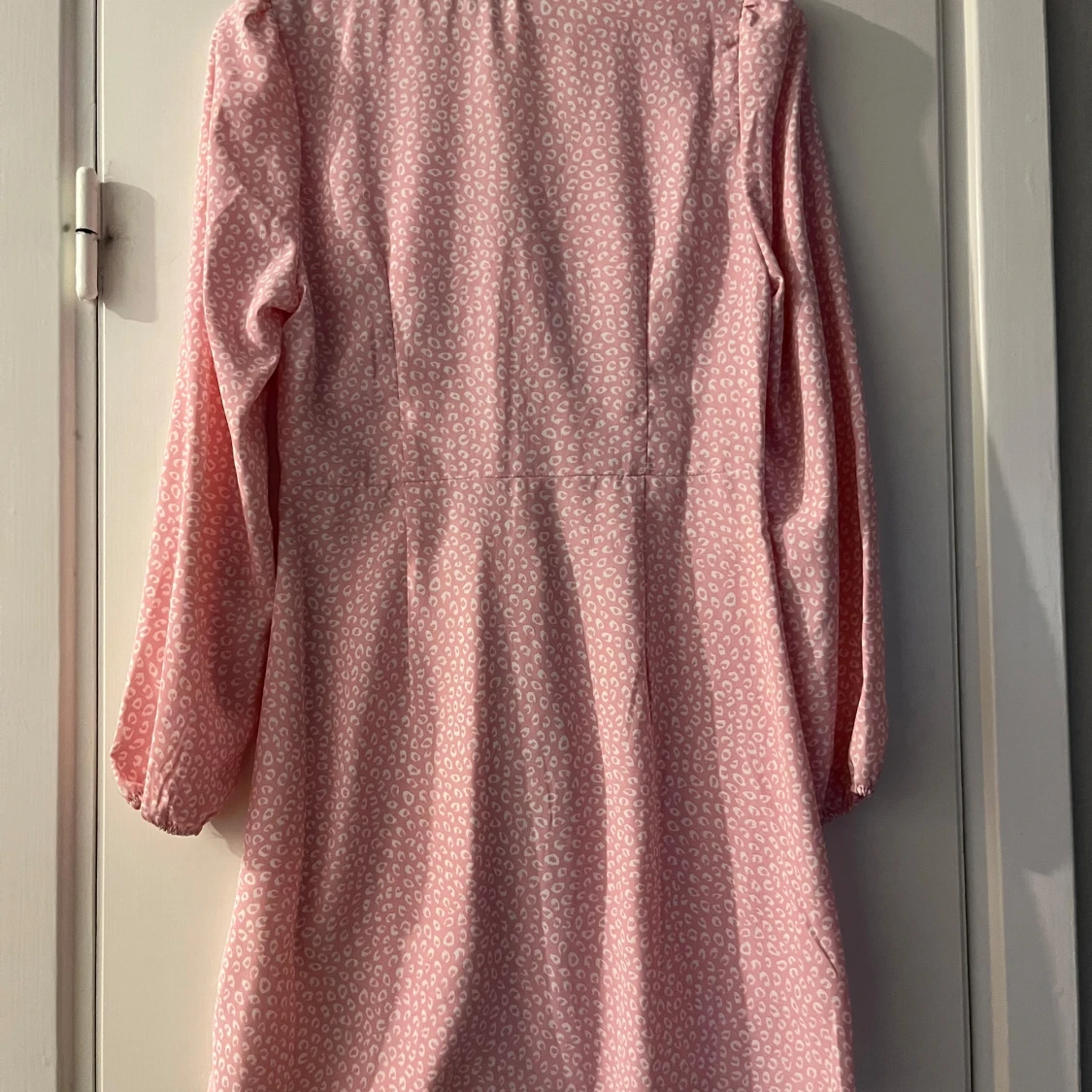 Rosa leopardmönstrad klänning från Glamorous - 2