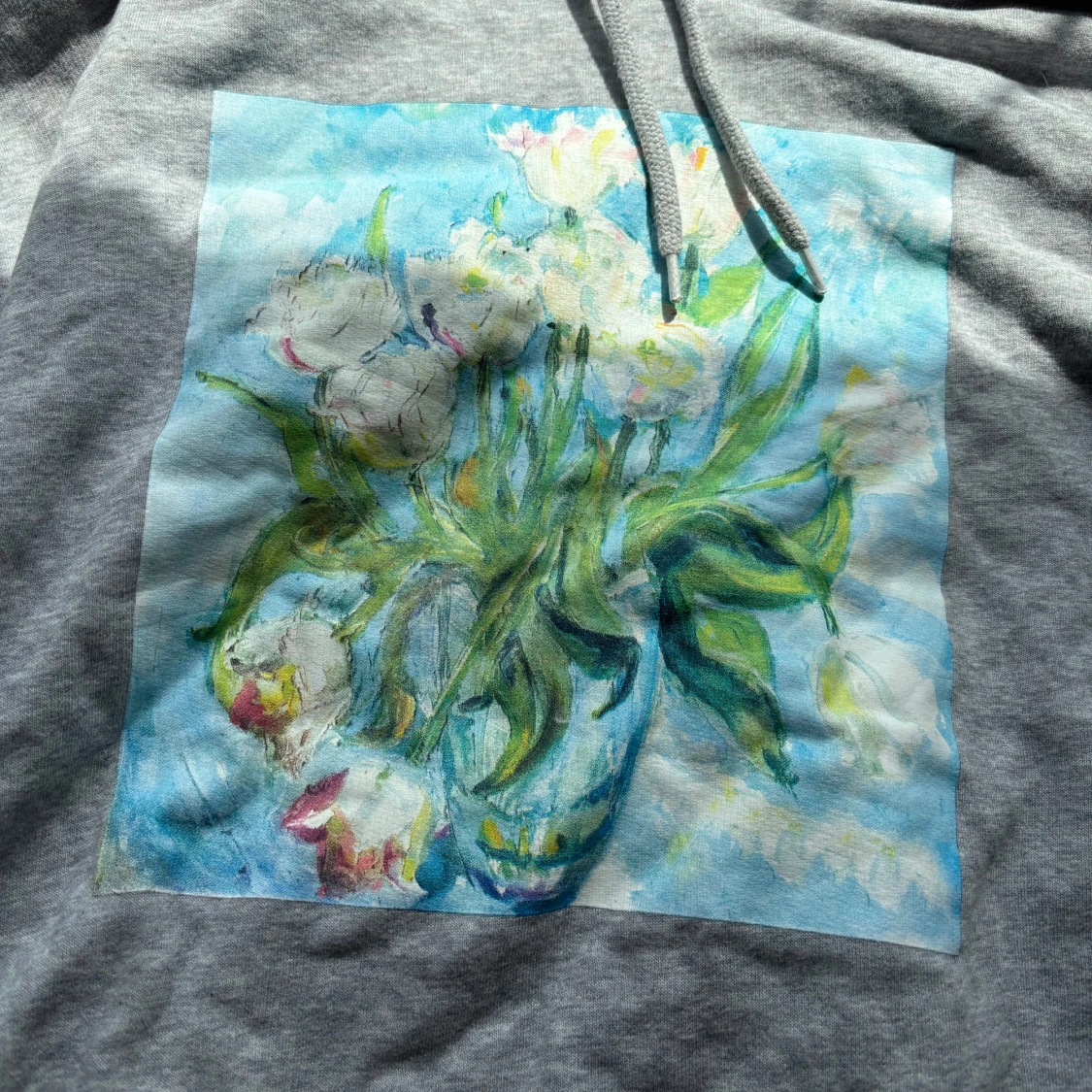 Grå hoodie med tryck - 1