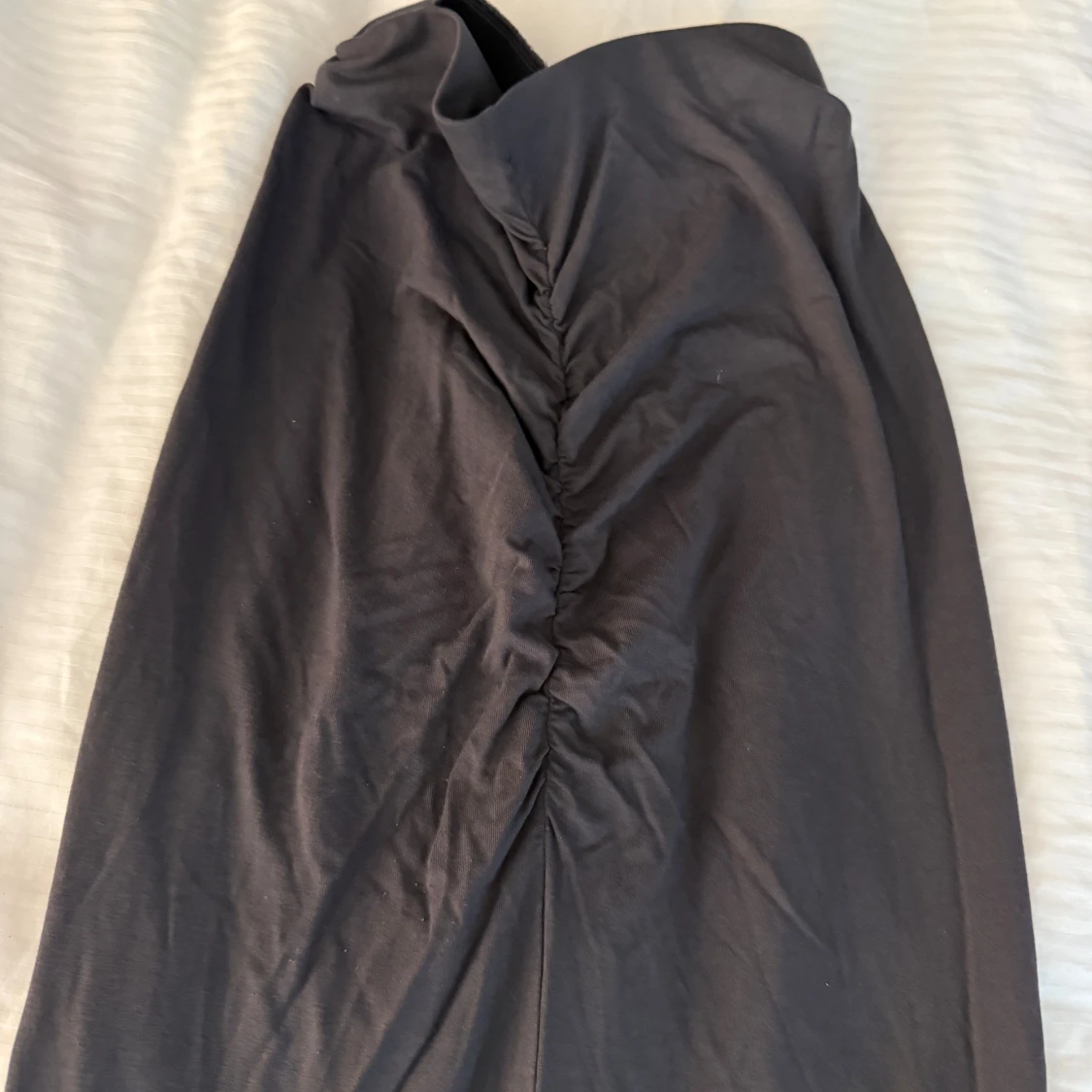 Mörkgrå långkjol från Gina Tricot - 2