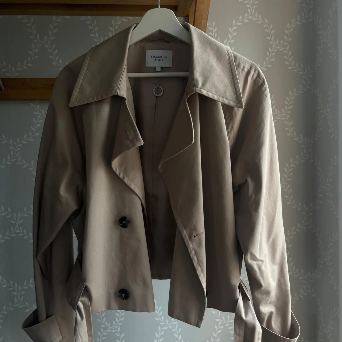 Croppad trenchcoat Stockh lm