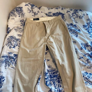Ralph Lauren Chinos - Chinos från Ralph Lauren storlek W32 L34.         Nypris 1500 kr