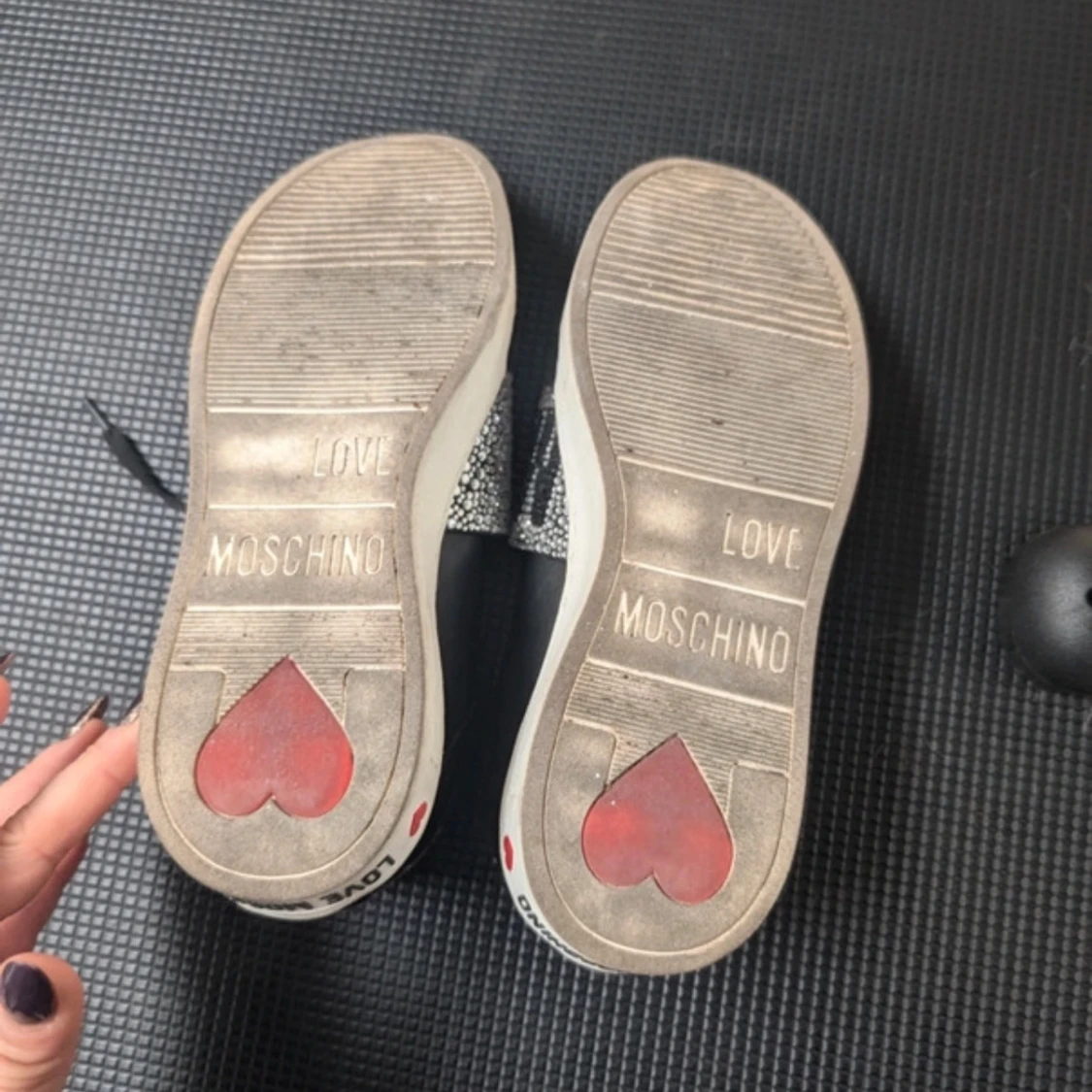 Love Moschino svarta sneakers med strass - 2