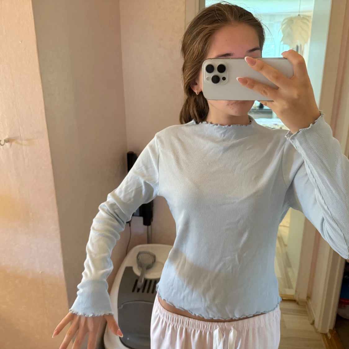 Ljusblå ribbad långärmad topp