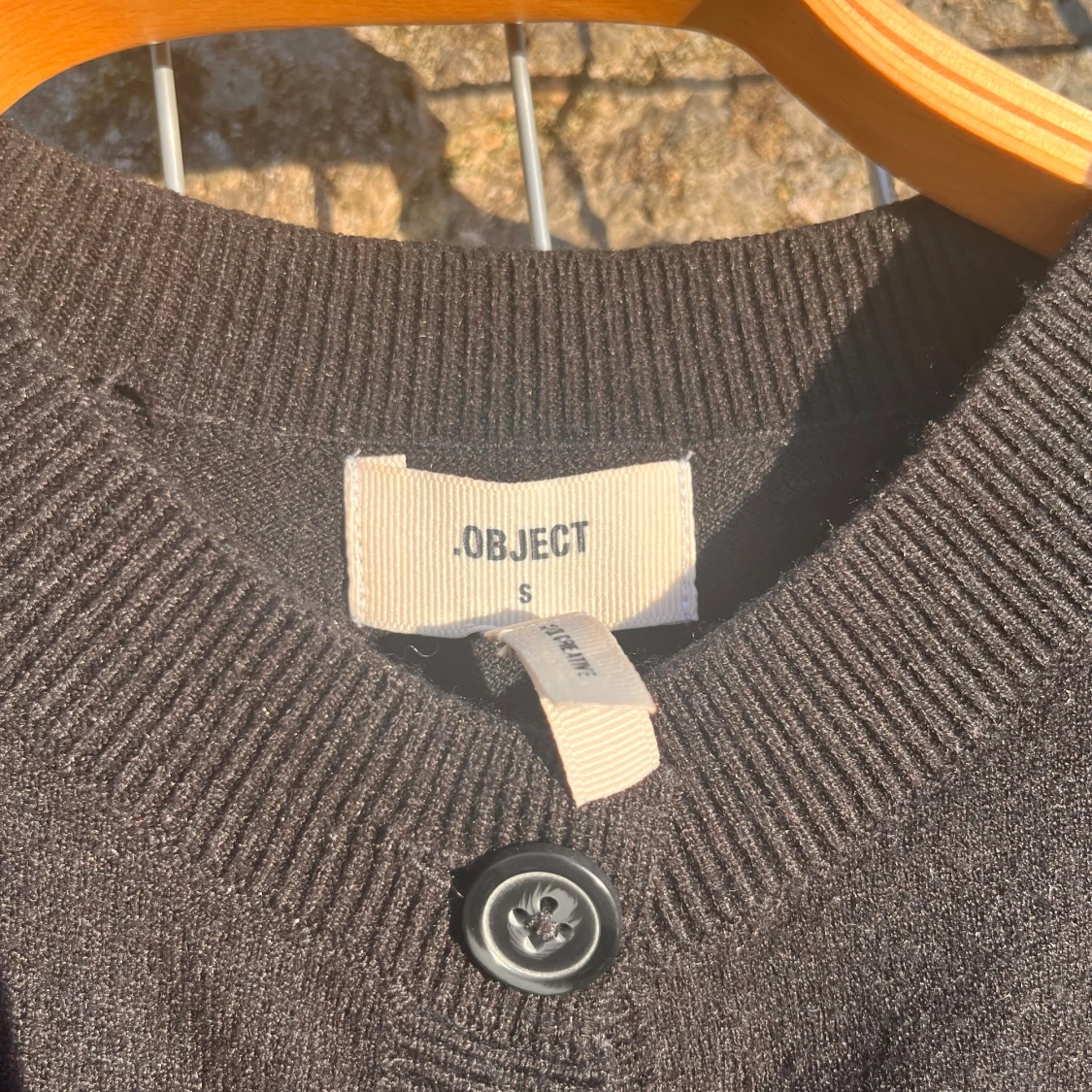 Svart stickad kofta från OBJECT – storlek S