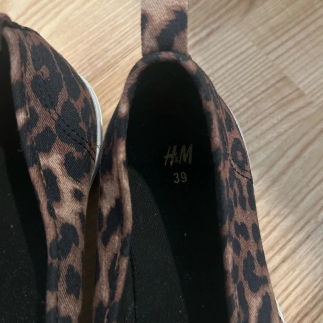 Leopardmönstrade slip-on sneakers H&M - 2