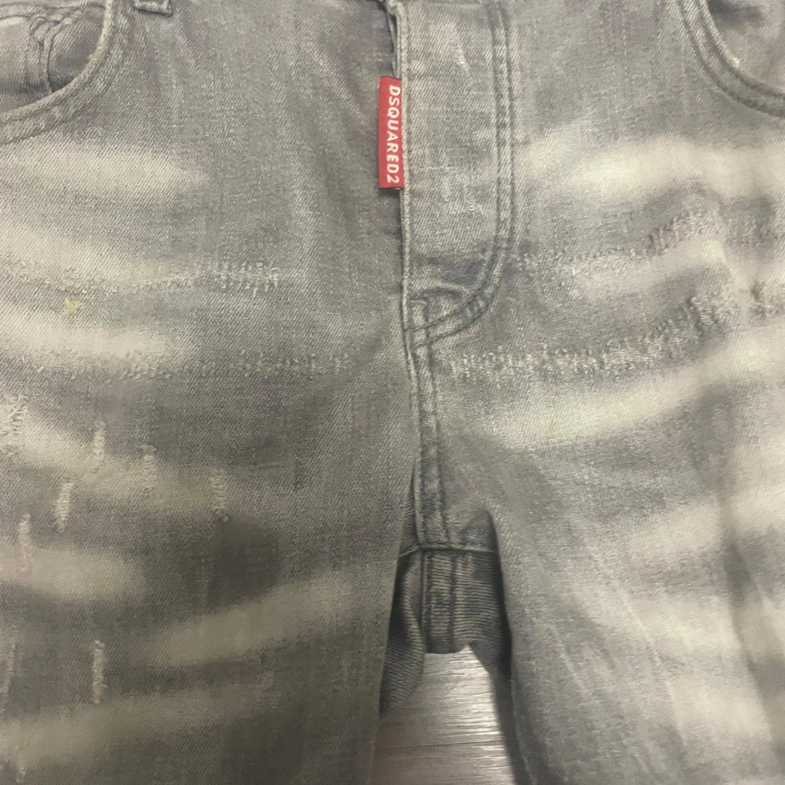 Grå slitna jeans från Dsquared2 - 1