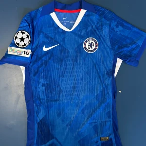 Joao Pedro Chelsea Fotbollströja  - Helt ny Joao Pedro Chelsea Fotbollströja. Finns i storlek S