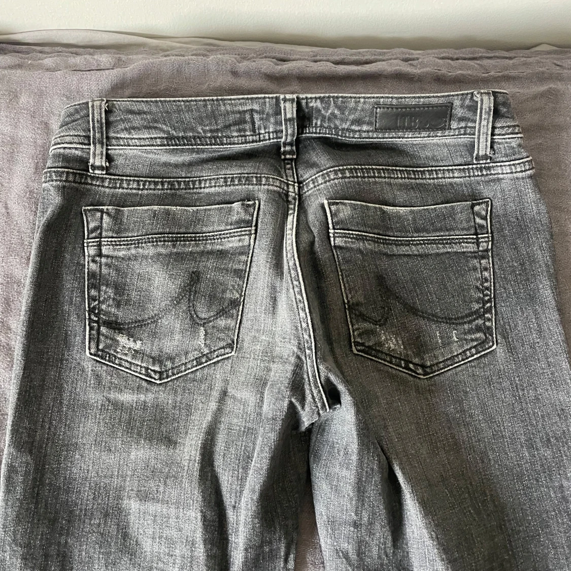 Grå lågmidjade jeans  - 3