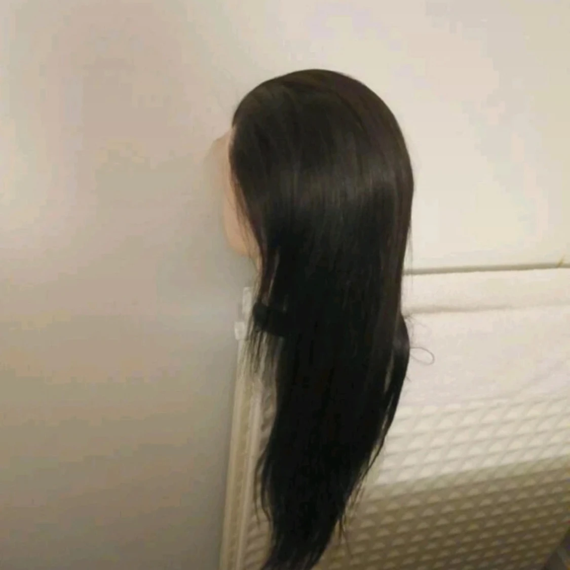 Svart peruk av äkta hår  - 2