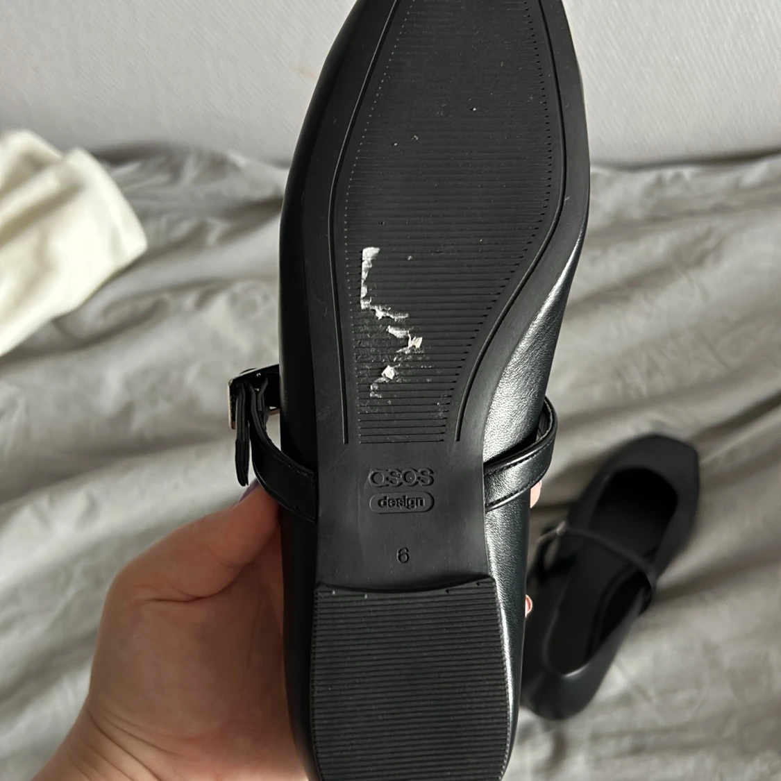 Svarta  ballerinaskor med spänne - 2