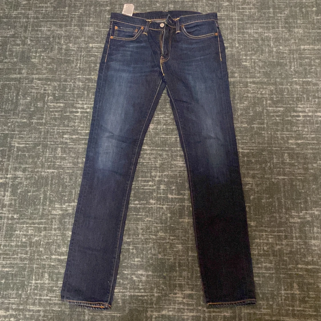 Mörkblå Levis 511 Jeans