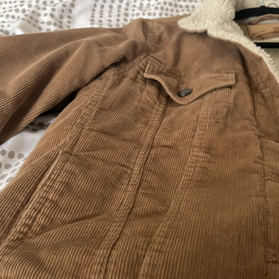 Brun manchesterjacka med teddyfoder från 157 - 4