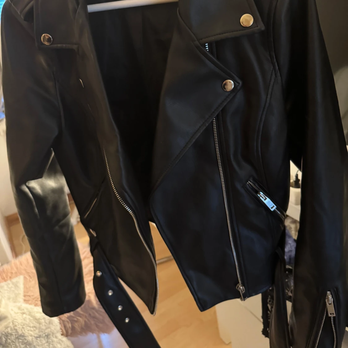 Svart skinnjacka från Glamorous - 2