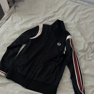 Sergio Tacchini track - Bra skick, skönt material!