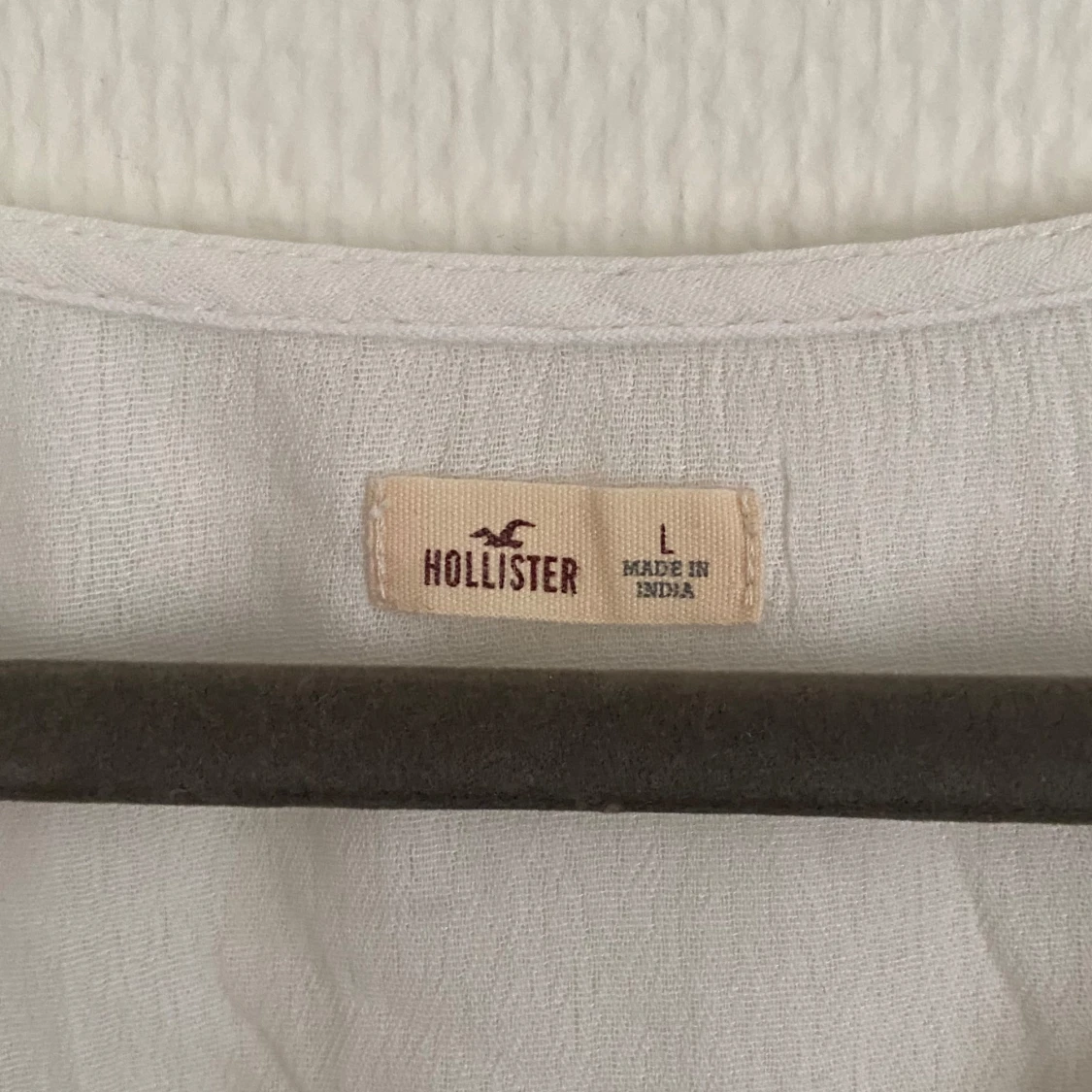 Vit blus från HOLLISTER - 1