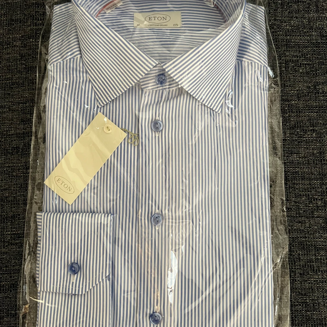 Blåvit randig skjorta från Eton