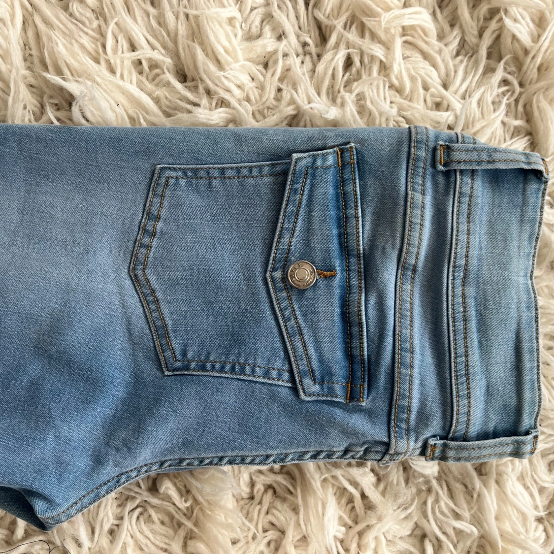 Nya low waist bootcut jeans från RYVLS - 1