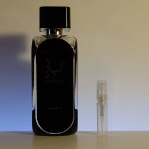Hayaati 2ml sample - Säljer en 2ml sample av Lattafa Hayaati. Läs Plickbeskrivning. Säljer många sampels i olika storlekar, bara att gå in på min sida.