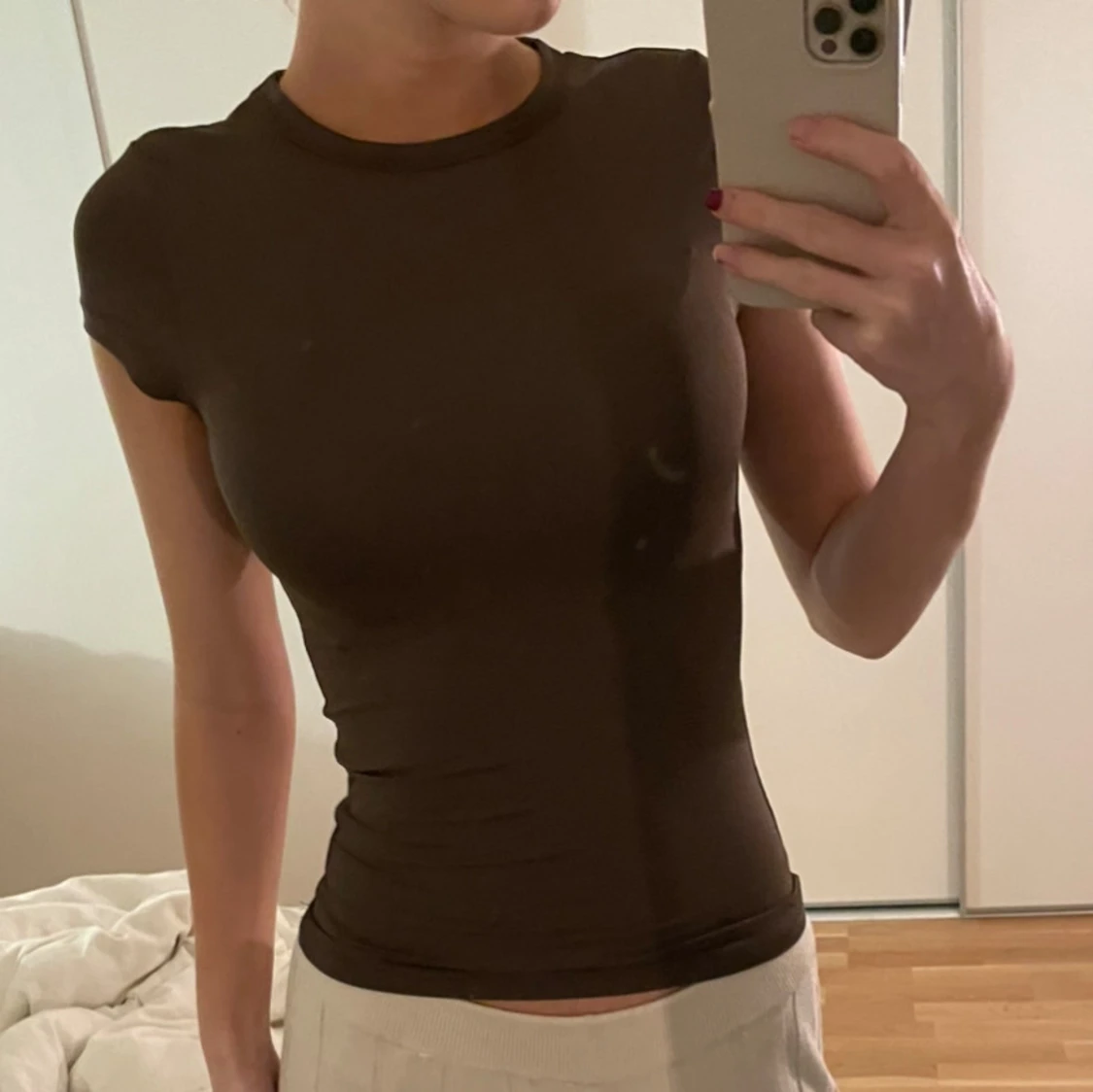 Brun tight topp med kort ärm - 1