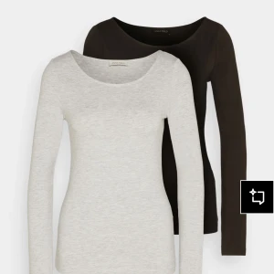 Grå tajt tröja  - Grå långärmad T-shirt från Anna field. Köpt i ett två pack, men säljer ändast den grå! Mycket bra skick, knappt använd! 