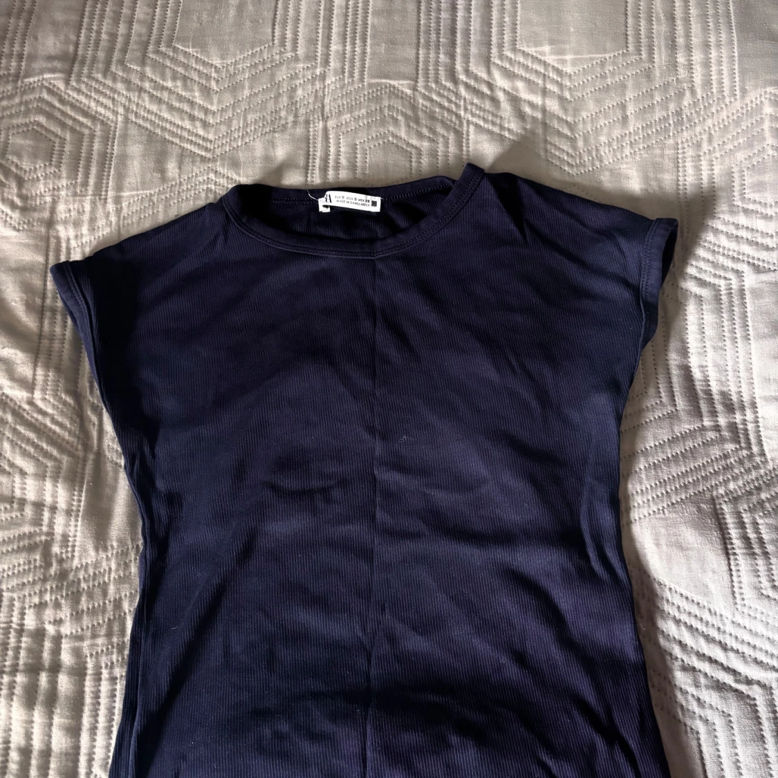 Mörkblå ribbad topp 