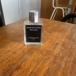 Theodoros Kalotinis Aegean Salt & Citrus 49/59 - Låda medföljer ej 