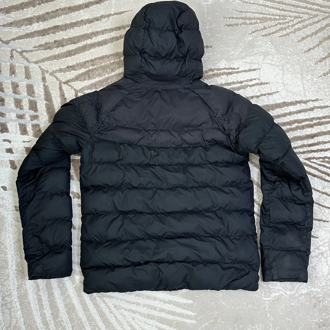 Svart pufferjacka från Nike - 1