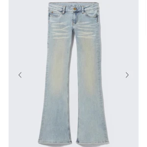 Weekday jeans  - As snygga jeans som liknar dem på bilden, bra skick endast andvända fåtal gånger, Orginalpris 399kr 