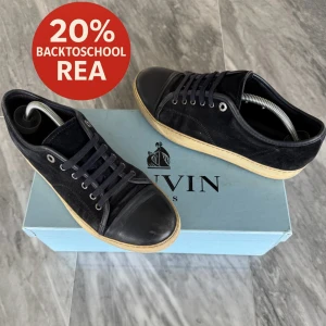 Lanvin skor - REA! - Lanvin skor - Skick: Fint skick - Storlek 41, passar 42 - Tillbehör: endast skorna - Nypris: 4000kr - TrendWardrobe