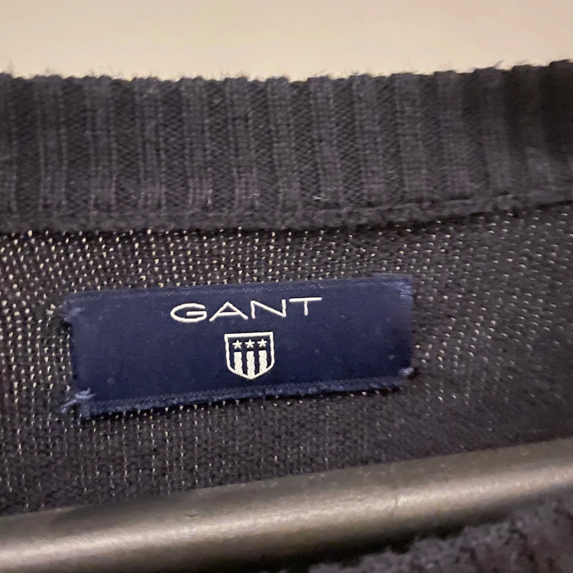 Svart stickad tröja från Gant - 2