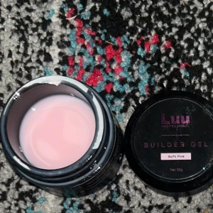 Luu Builder Gel Soft Pink - Ljusrosa builder gel från Luu