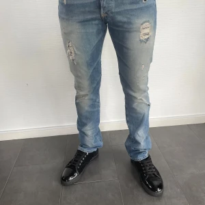 Replay Roxx jeans W31 L34 - Replay Roxx Jeans: pris:599kr| Storlek:W31 L34|Skick:9,8/10| Hör av dig vid minsta lilla fundering eller fråga|