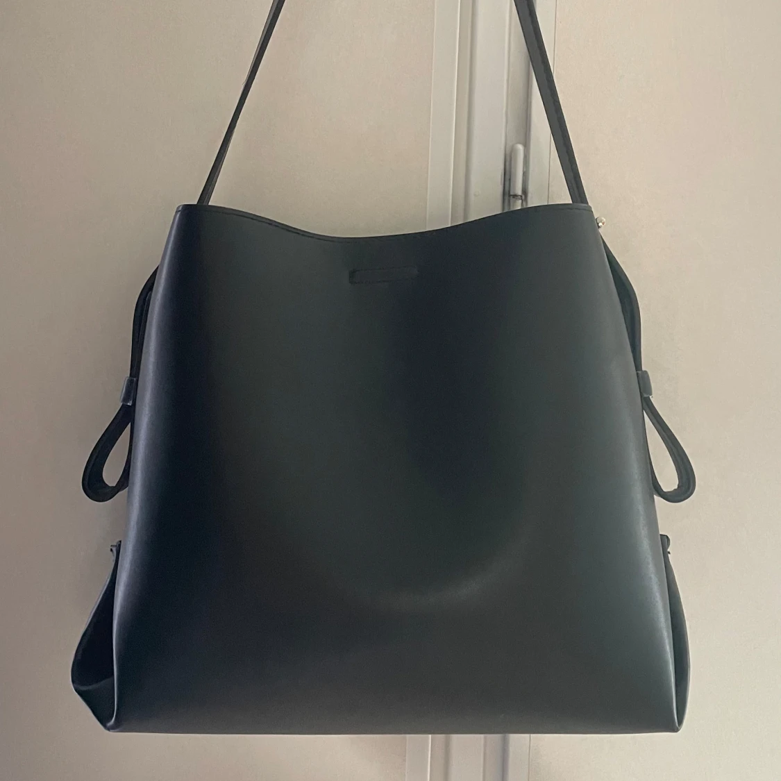 Svart axelväska i skinn