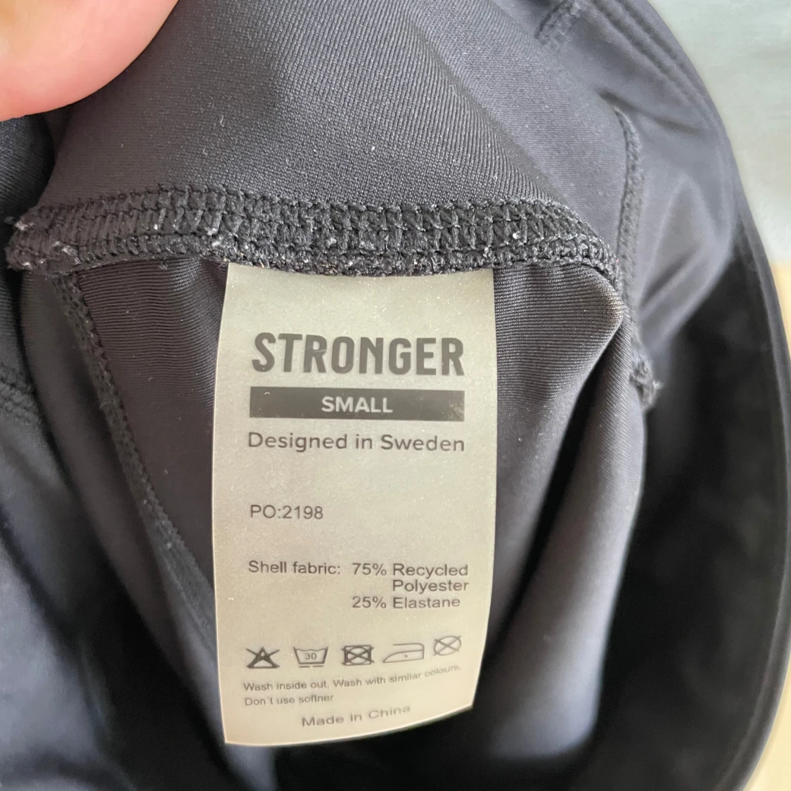 Svarta leggings från Stronger - 2