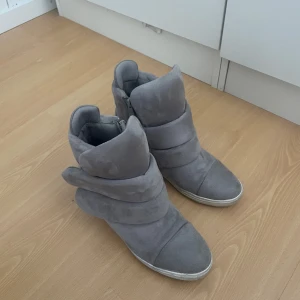 Isabel marant liknande kilklackar - Använda ett fåtal gånger!