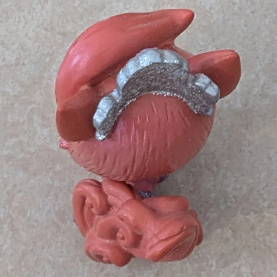 Ariels jätte söta katt, Disney  - 4