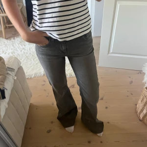 Bootcut jeans  - Skitsnygga bootcut/flare jeans.