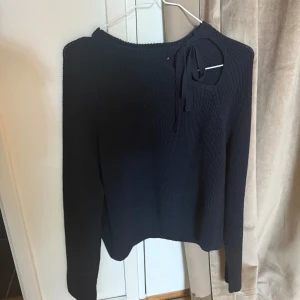 Söt stickad tröja - Super sött stickad tröja som inte kommer till användning tyvärr❤️❤️