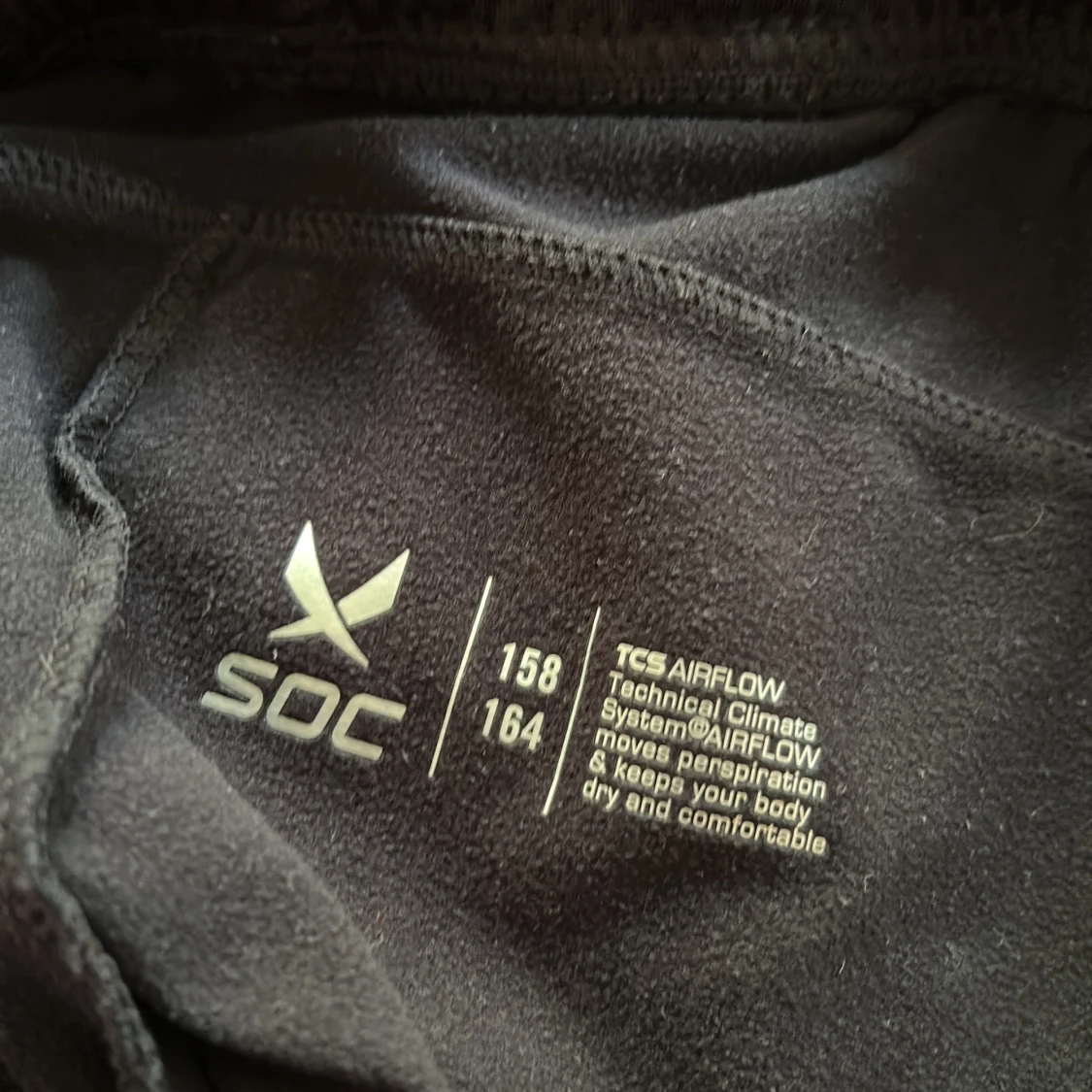 Svarta träningsbyxor med dragkedjor - 4