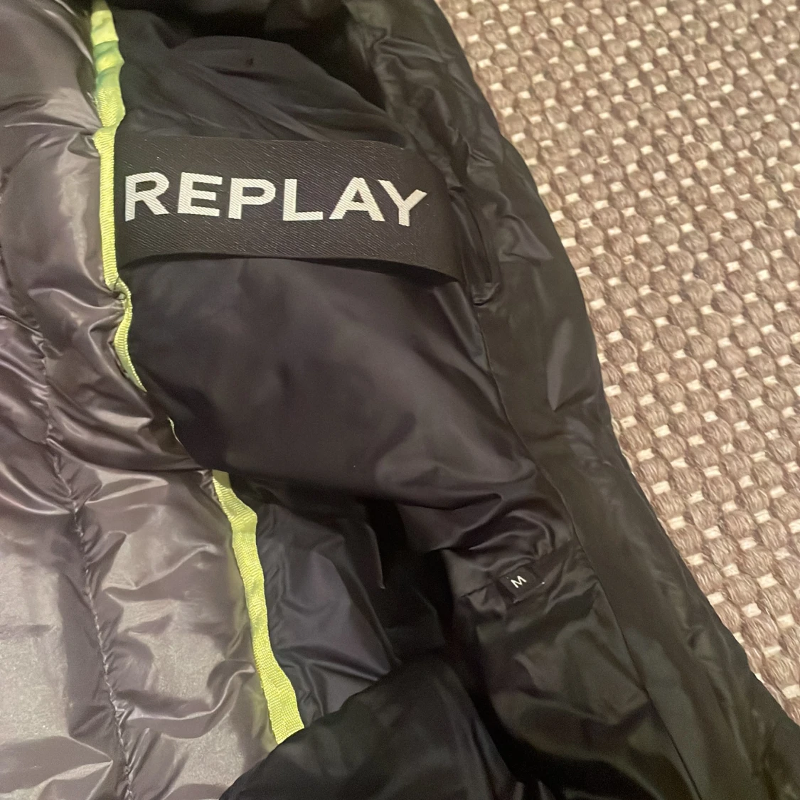 Svart pufferjacka från Replay - 3