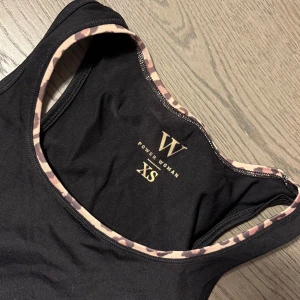 Tränings linne med leopard detalj - Super fint och trendigt tränings linne med leopard detalj🤩🌟superrr najsss