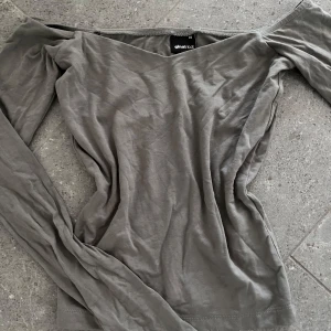 Topp - Kan ej ta bild på pga av att den e för liten därav priset.