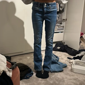 Blå bootcut jeans från hm - Pris kan diskuteras 💞