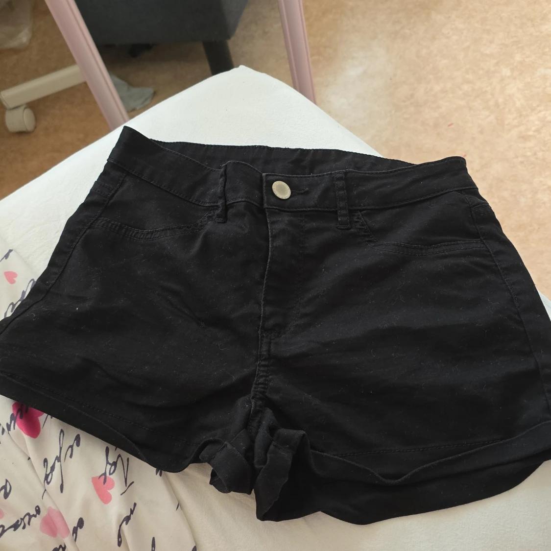 Svarta highwaist shorts från H&M Divided